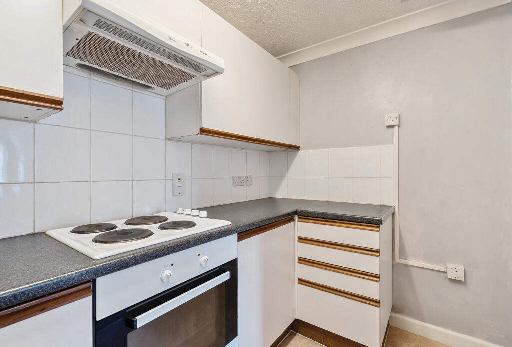 1305256-2-68401d5...