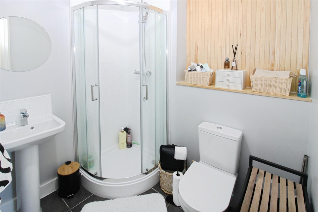 En Suite Shower Room