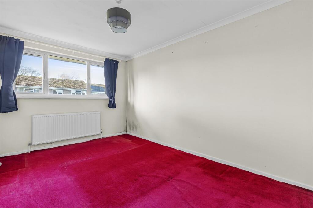 32 Campbells Ride, HP15 6TQ-2.jpg