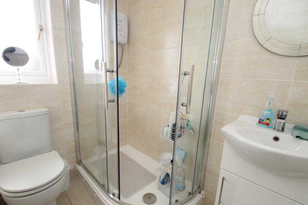 ENSUITE SHOWER ROOM
