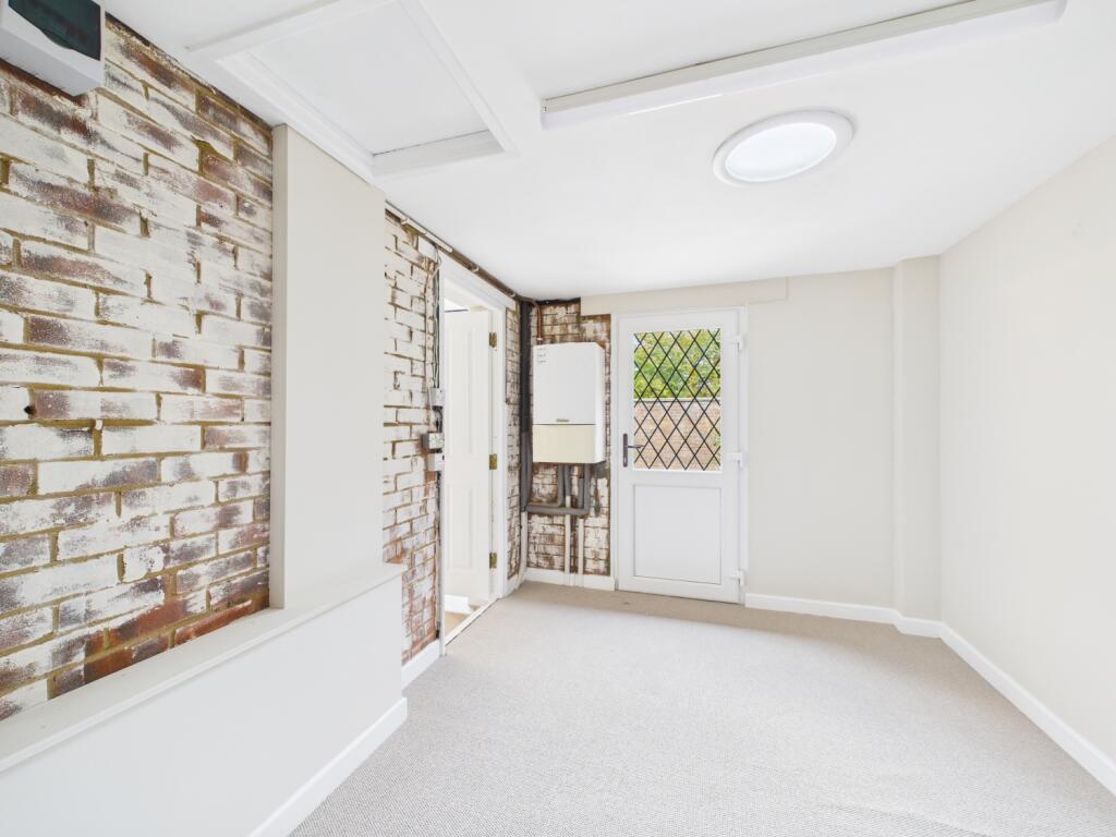 CAM02023G0-PR0178-STILL024