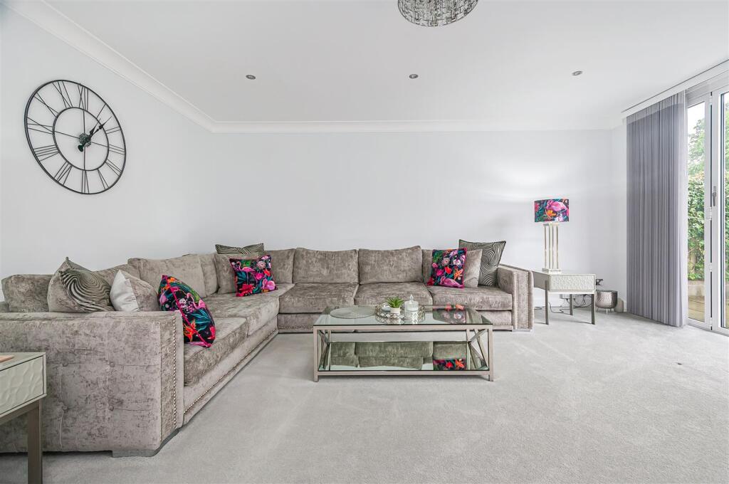 22 Croft Drive18.jpg