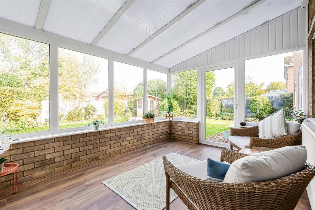 The Paddocks, Bugbrooke