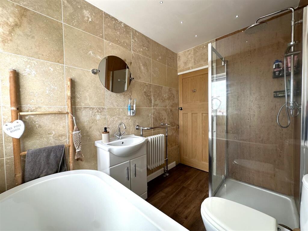 Modern Bathroom 285