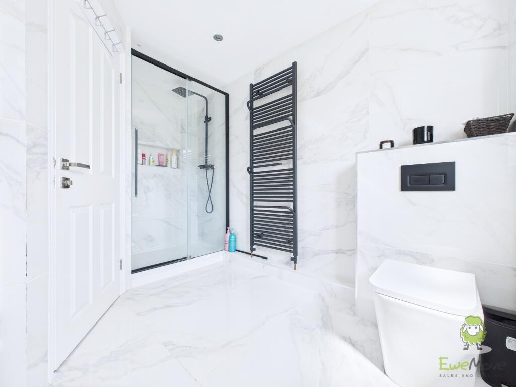 CAM01543G0-PR0141-STILL116