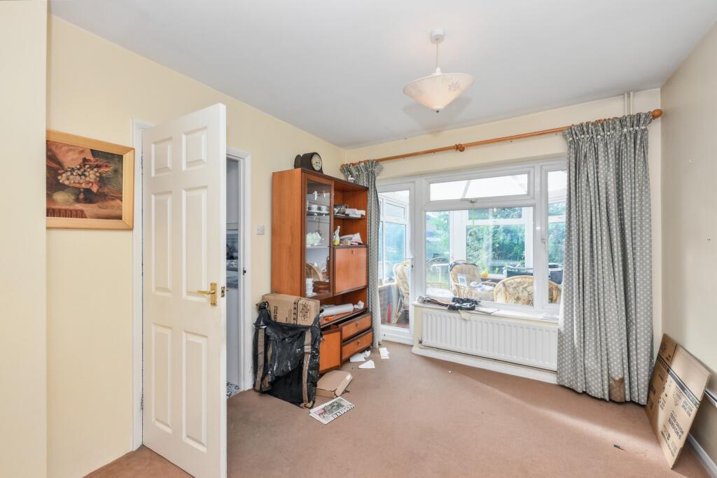 4 Field Way, Hoddesdon, Hertfordshire, EN11 0QN