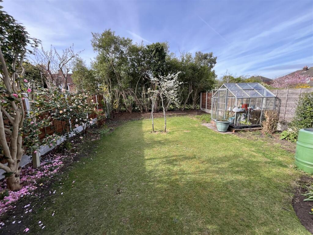 Gardens Aspect 4
