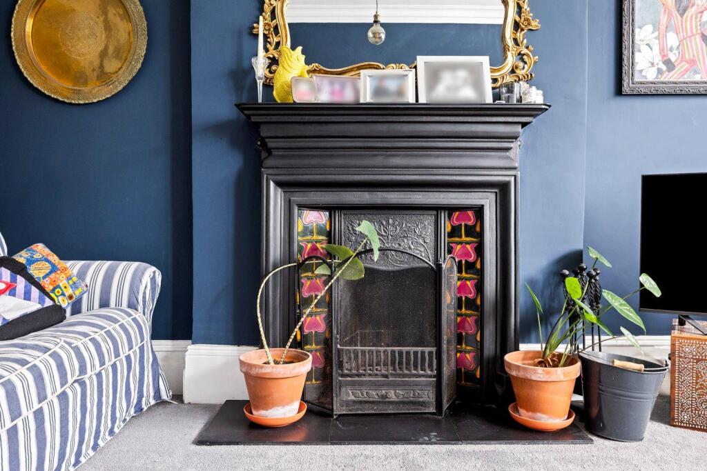 Hangleton Road 6 FIREPLACE.jpeg