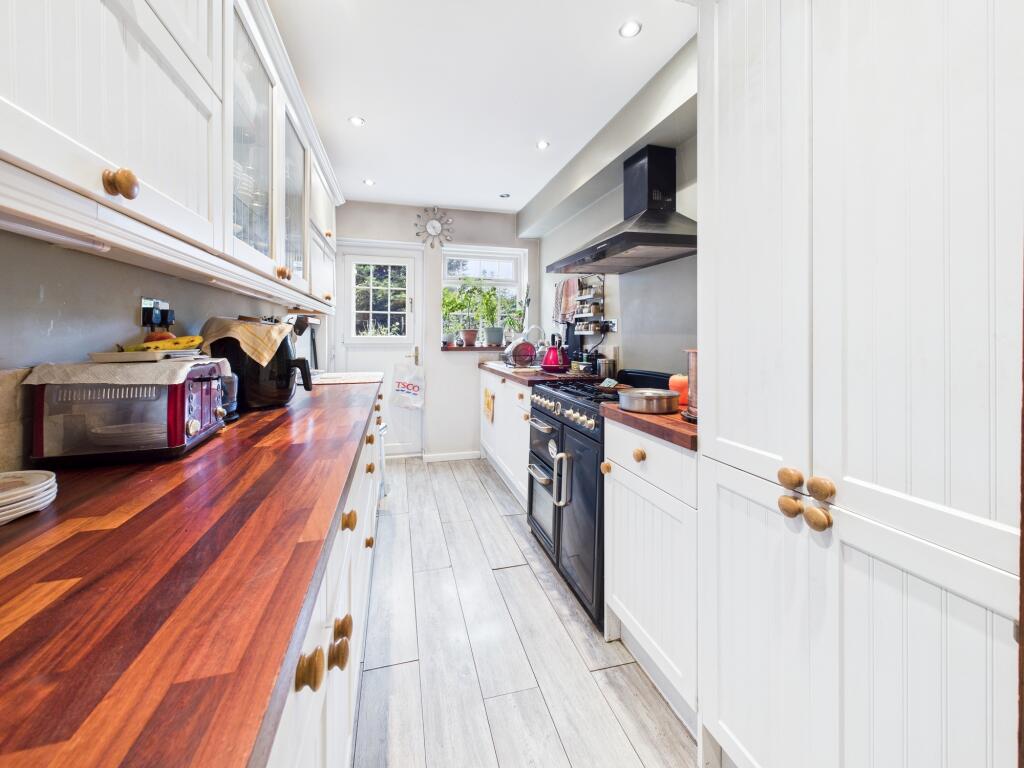 CAM05192G0-PR0167-STILL012