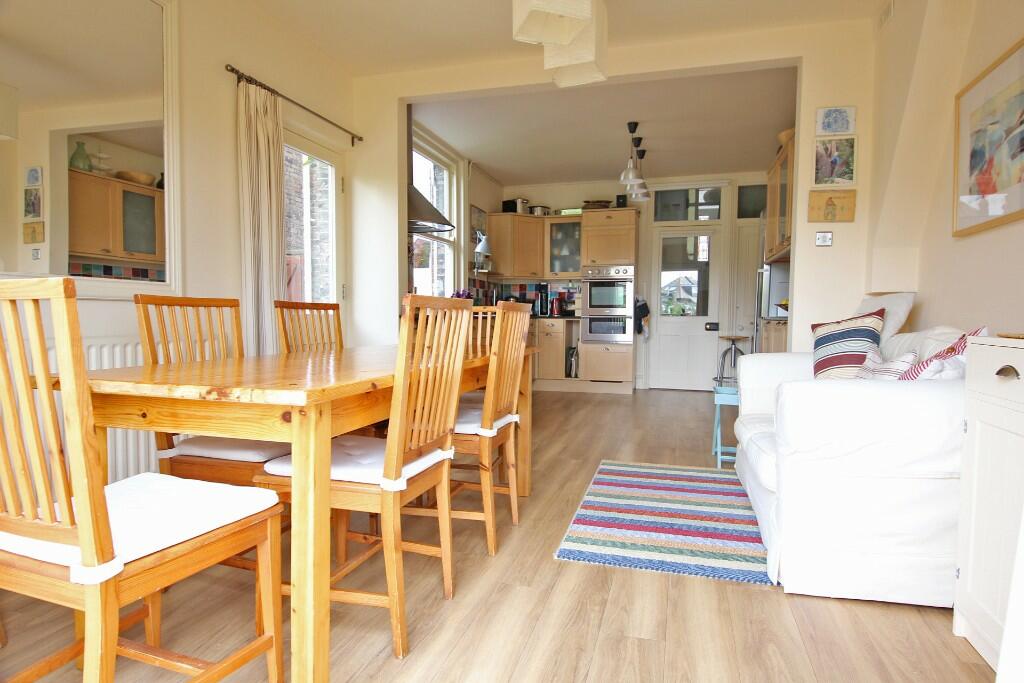 Kit/Breakfast Room