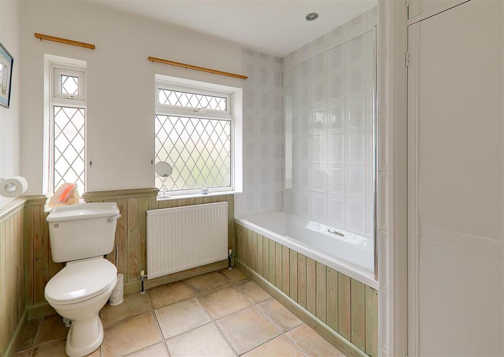 Bathroom.jpg