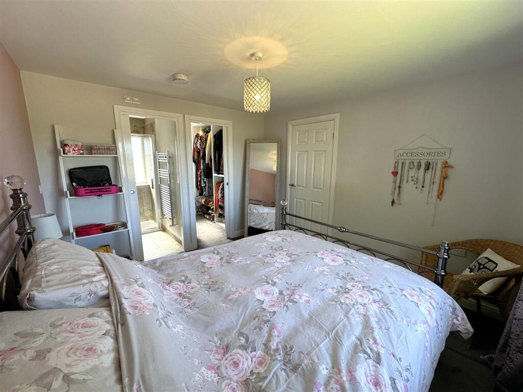 Bedroom One Into En-Suite 925