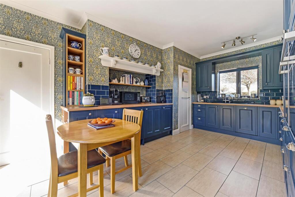Kitchen/Breakfast Room