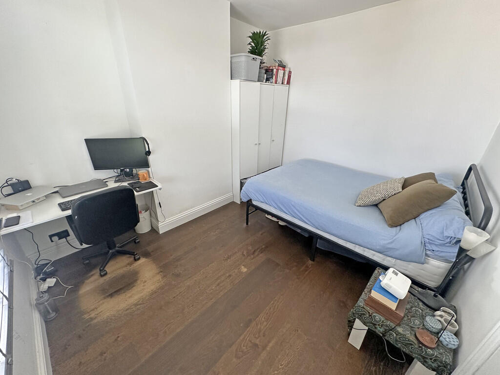 Second bedroom (6...