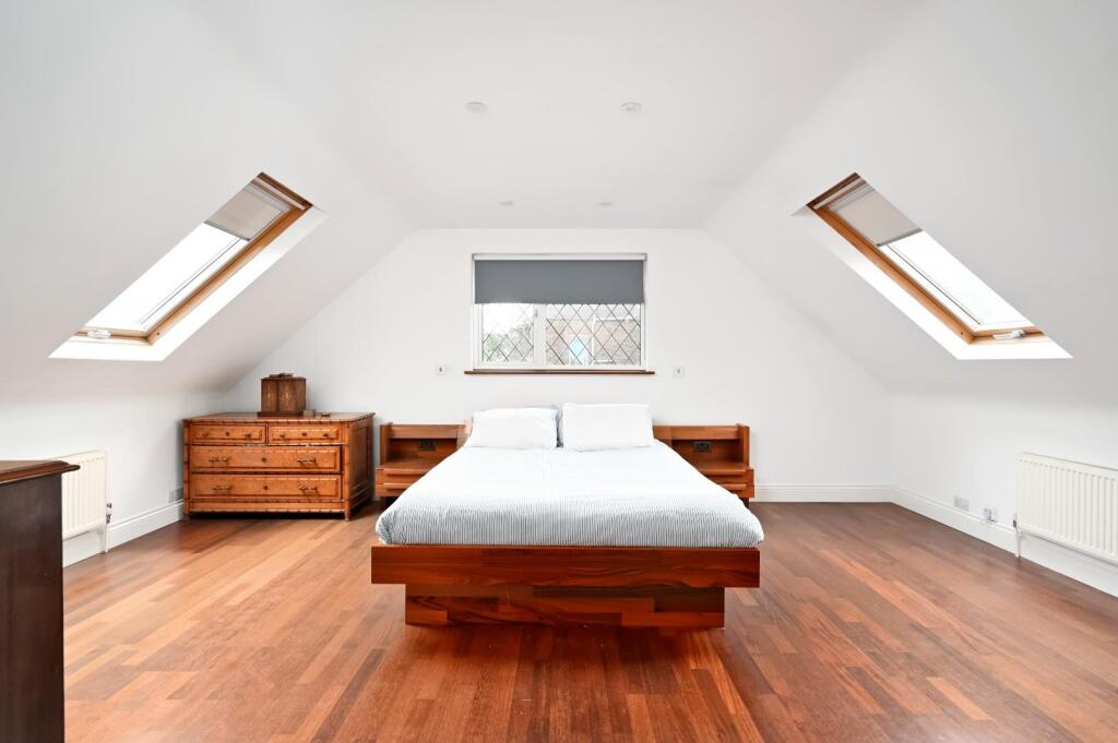 27 The Droveway BN3 (21).jpg