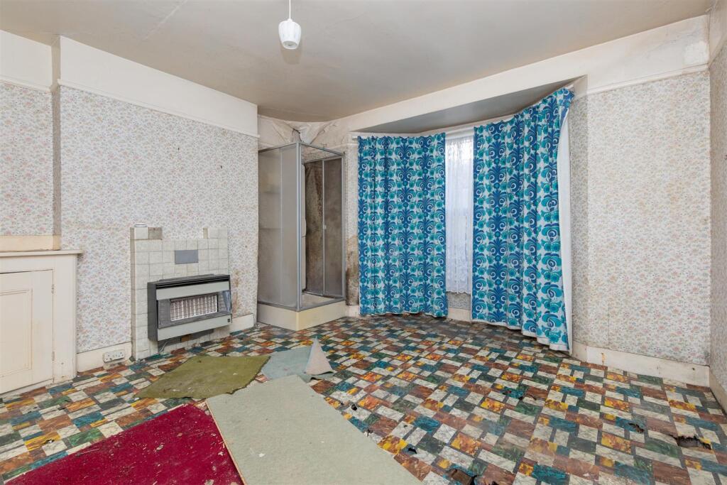 Queens Park Road-4.jpg