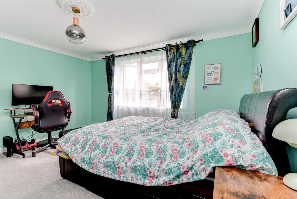 38Meadway-10.jpg