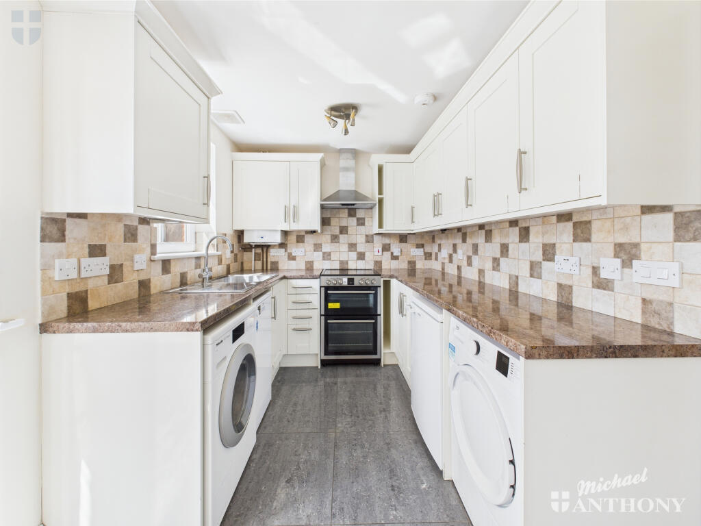 CAM03852G0-PR0262-STILL006