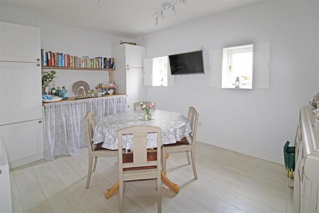 Dining/Family Room