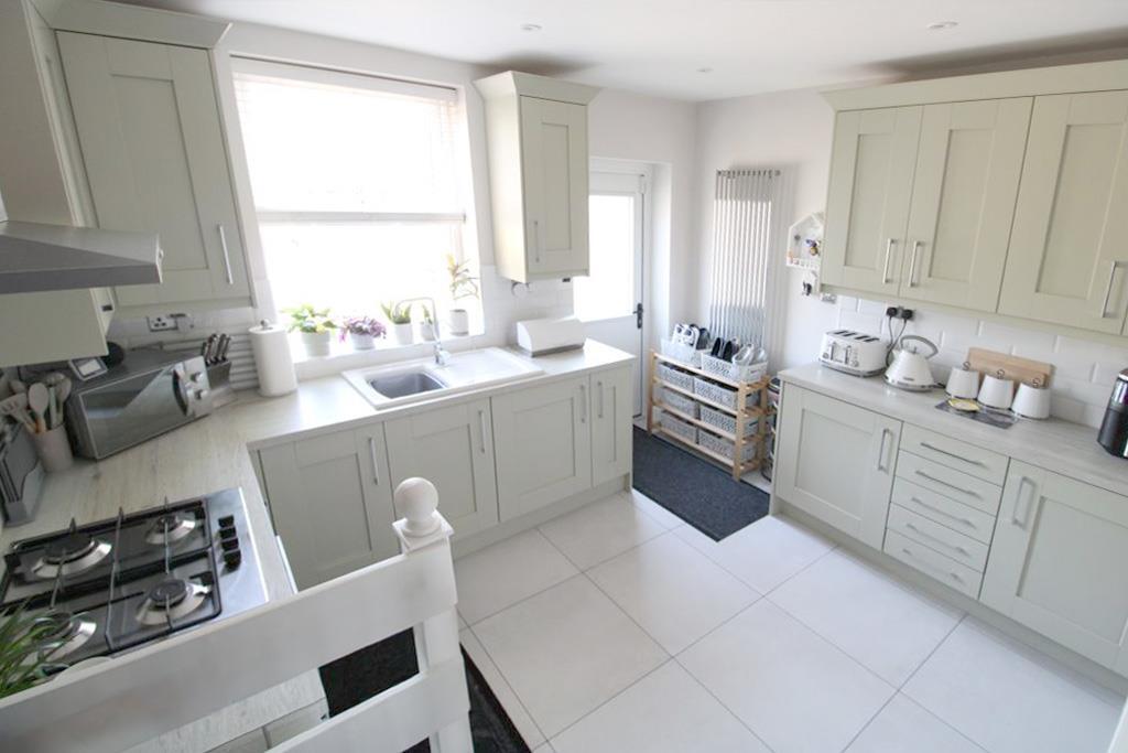 Kitchen 3.jpg