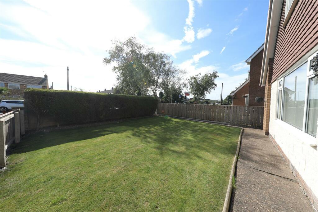 17 Grizedale - Garden 4.jpg