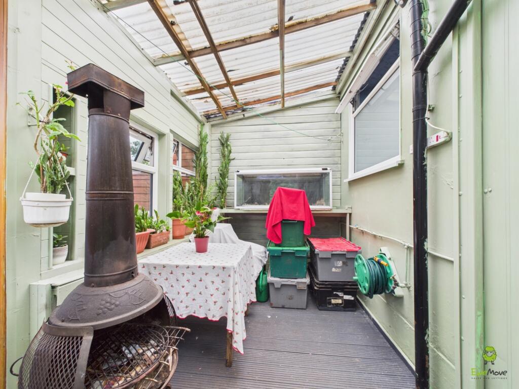 CAM02615G0-PR0084-STILL009