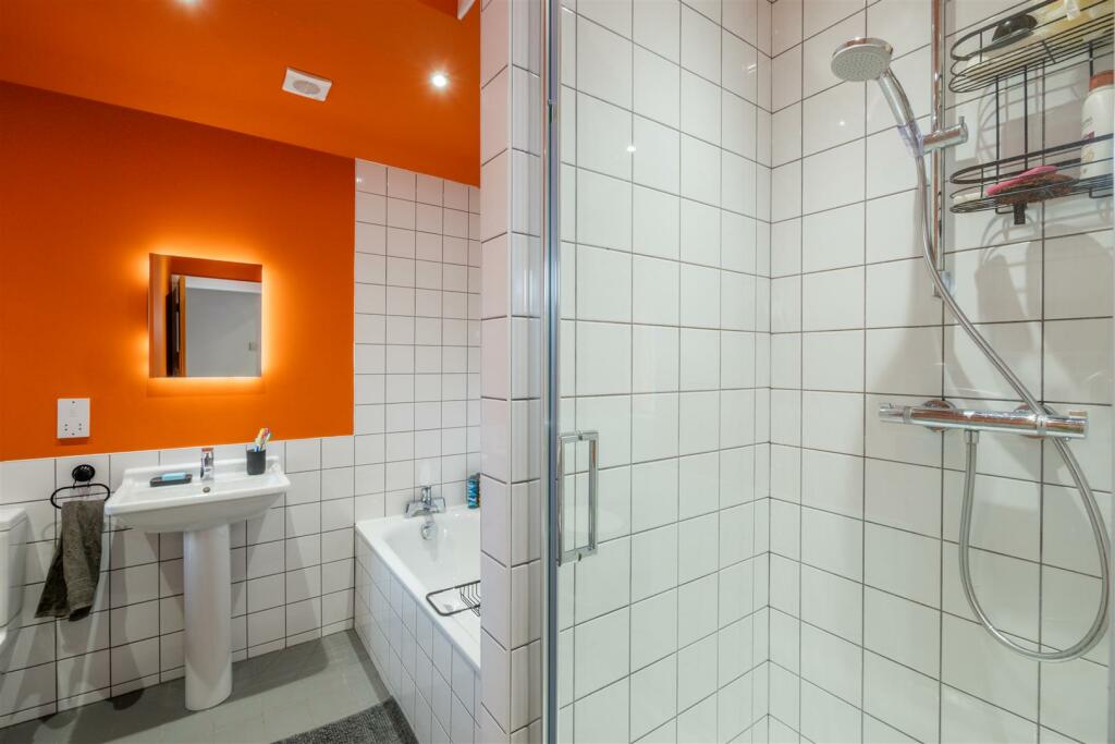 Bathroom Aspect 3