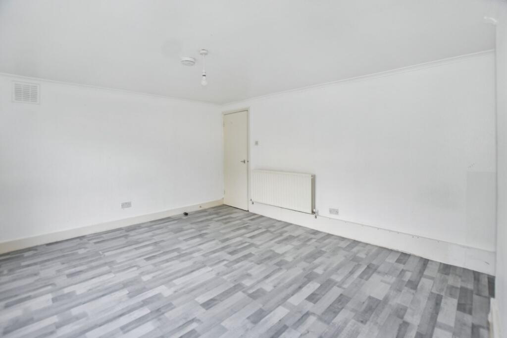 Flat A, 104 Peckham Hill Street, Peckham, London, SE15 5JT