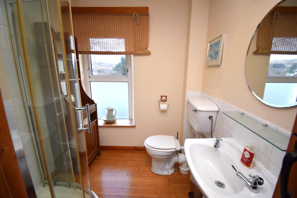 Bathroom.JPG