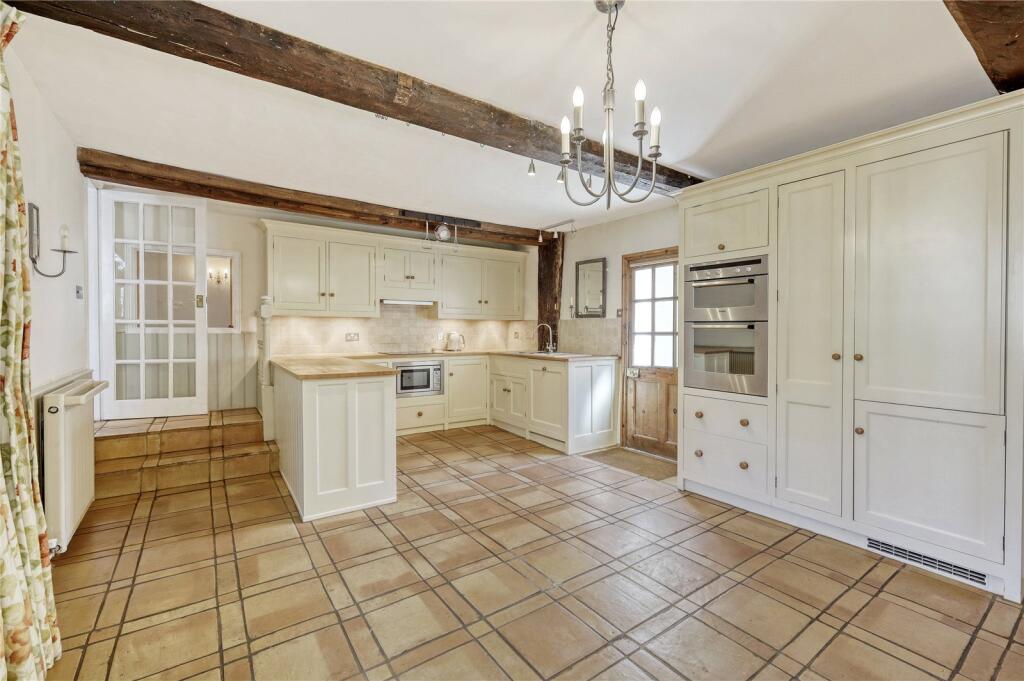 Kitchen/Breakfast Rm