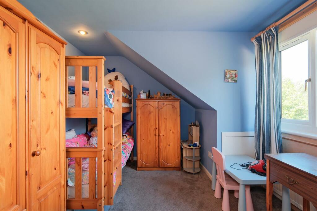 056-3 Station Place, Law ML8 5LR.jpg