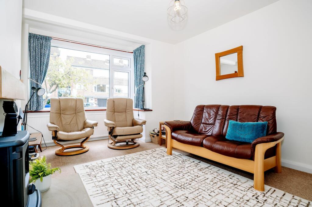 KITCHEN DINER AND LOUNGE