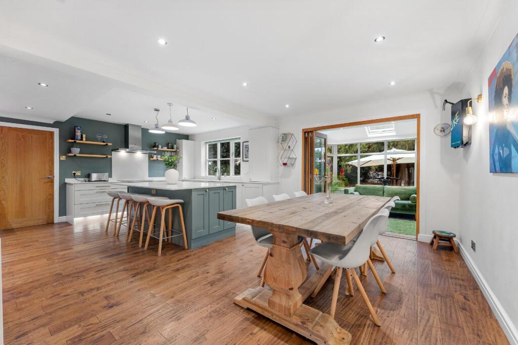 3 Westminster Drive67.jpg