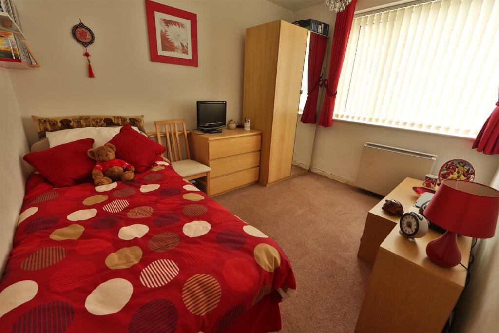 London Road, Whitley - Bedroom 2