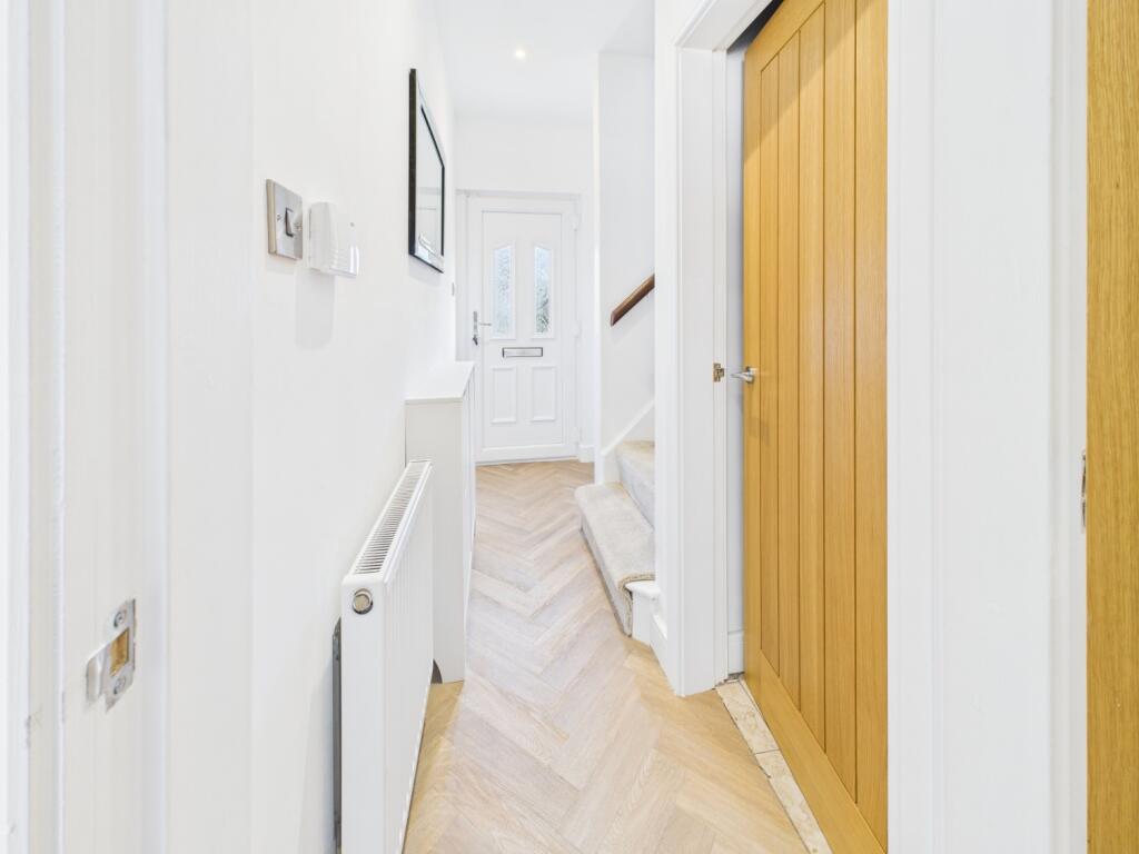 CAM02093G0-PR0048-STILL020