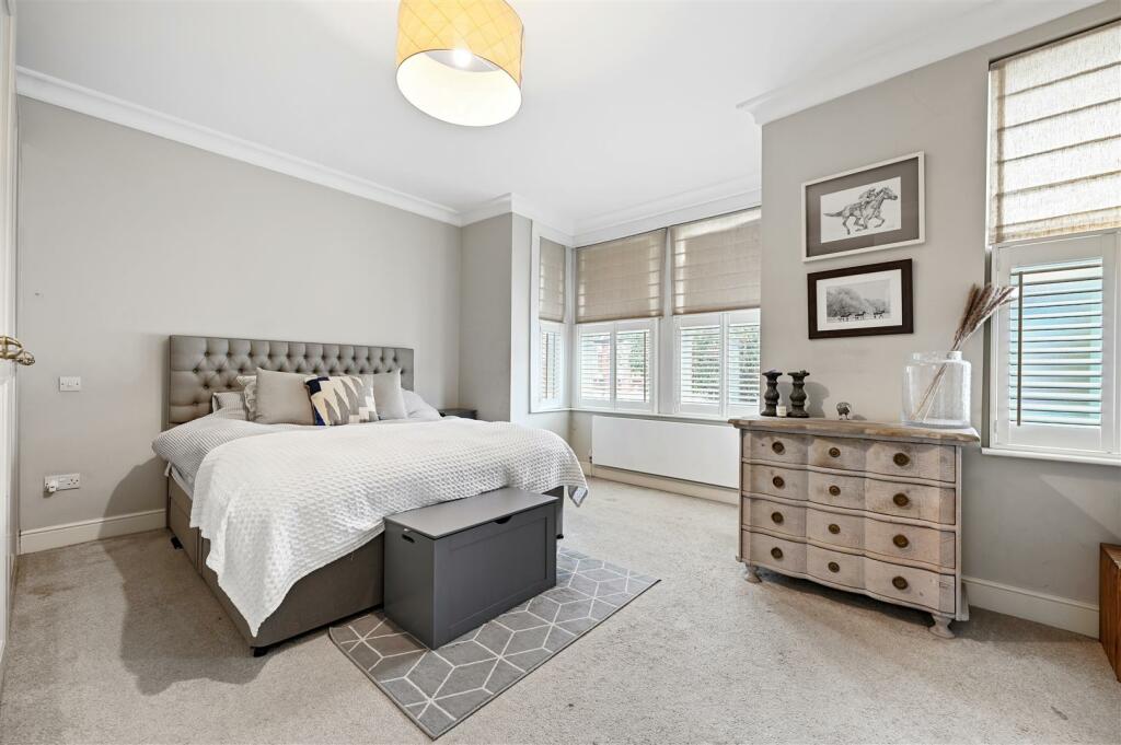 AR - Hillcrest Road3.JPG