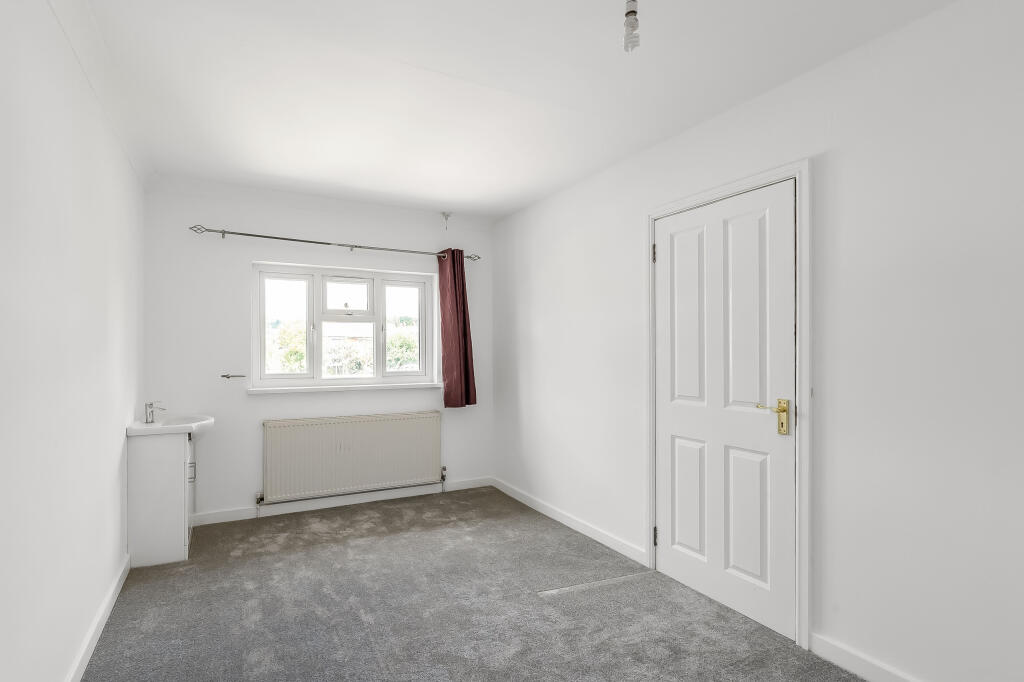 31-Pollards-Oak-Road-12