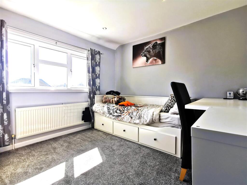 bedroom 2 1.jpg