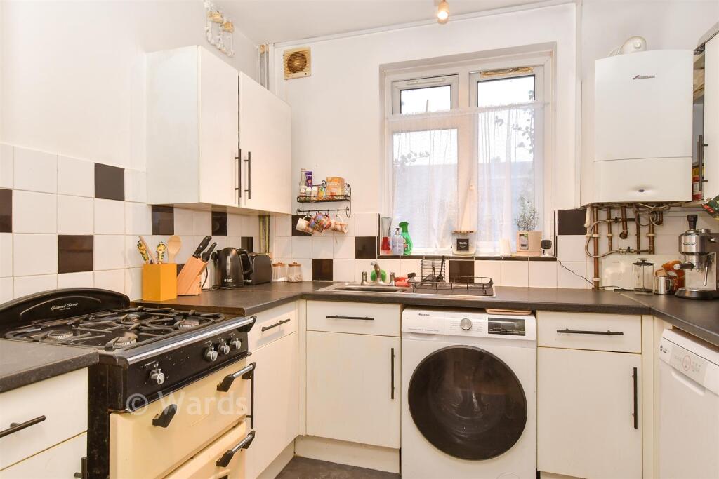 Dickens Avenue, Dartford, Kent