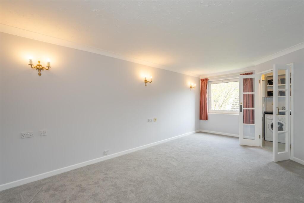 Lounge Diner (2).jpg