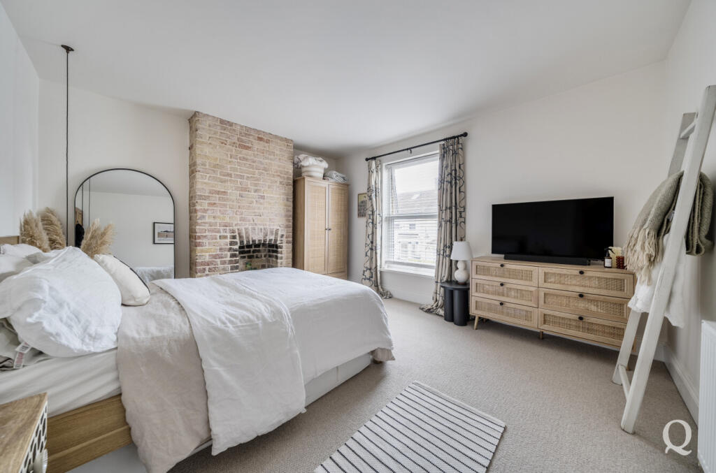 0158fe9f-83eb-4a9...