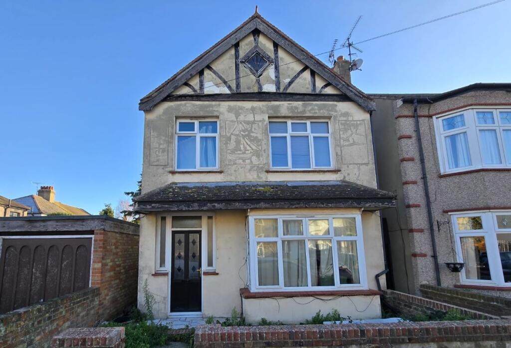 105 Richmond Avenue, Shoeburyness, Shoeburyness, Essex, SS3 9LF