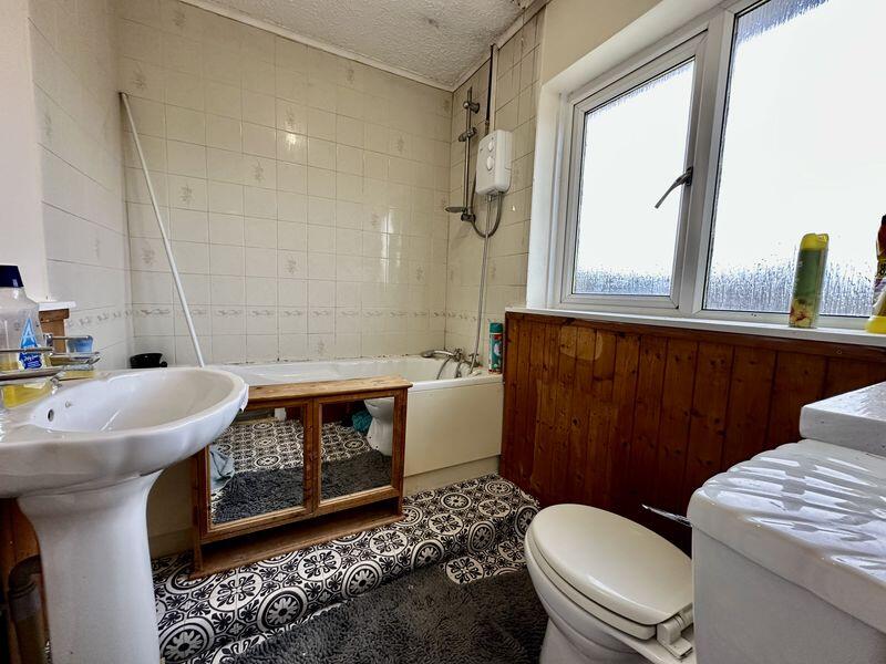 Leaf Road, Dunstable