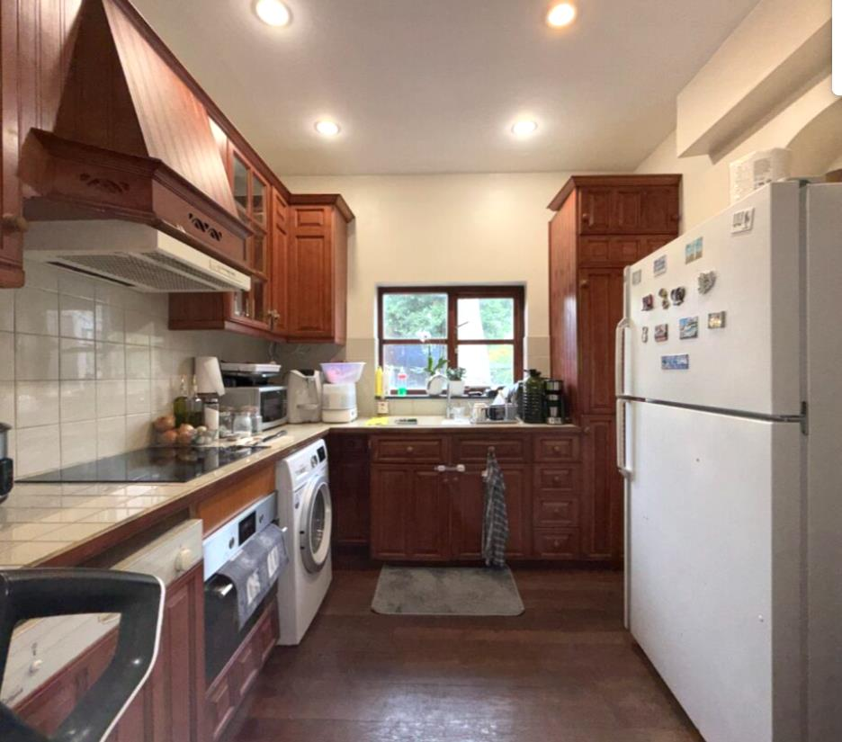 KITCHEN.PNG