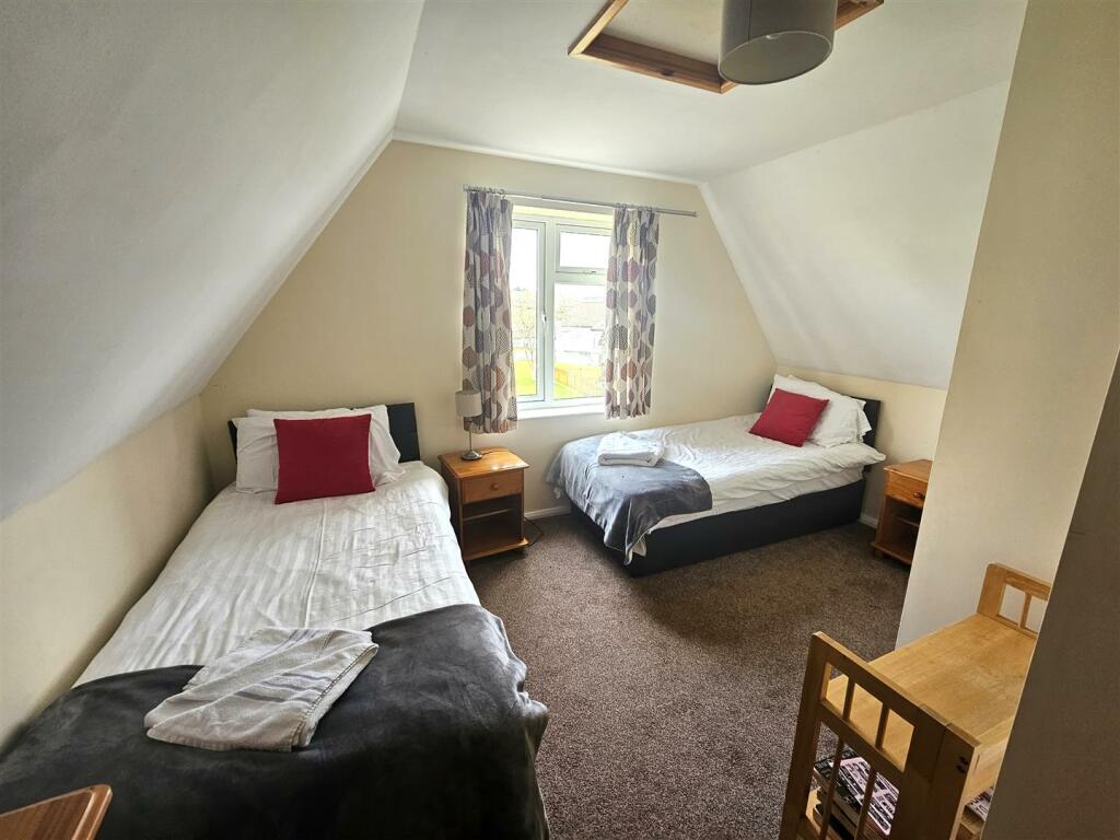 Bedroom 2.jpg