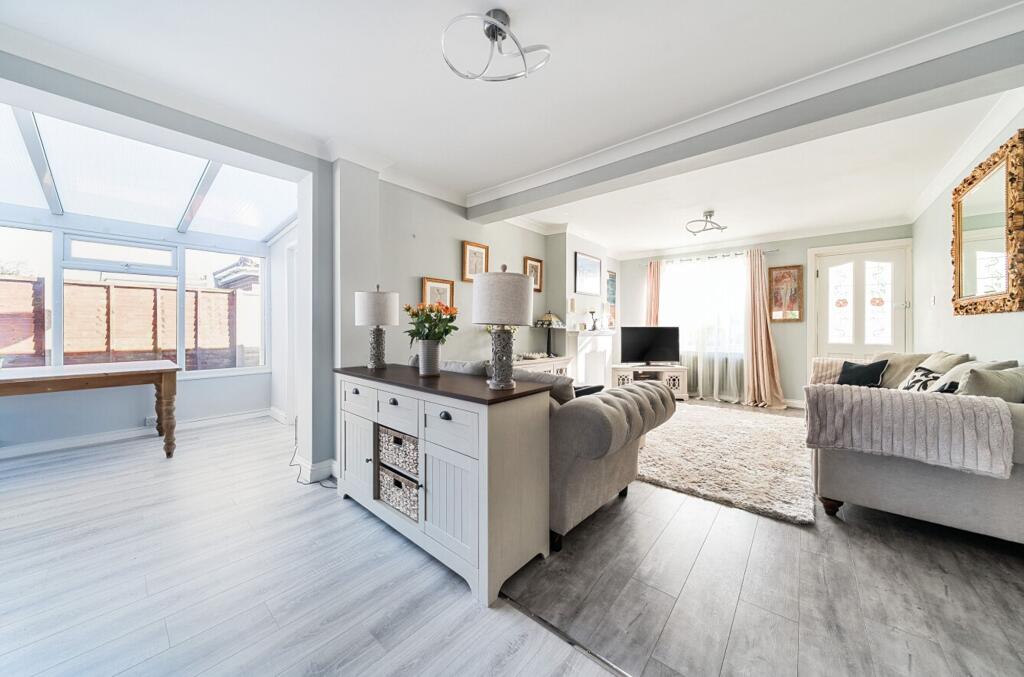 Open Plan Living/Dining Room/Kitchen