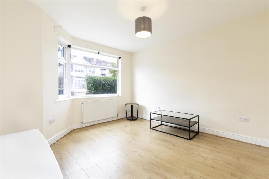 34 Hale Grove Gardens -7.jpg