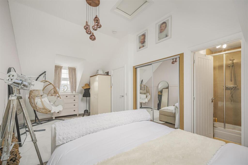 Main bedroom