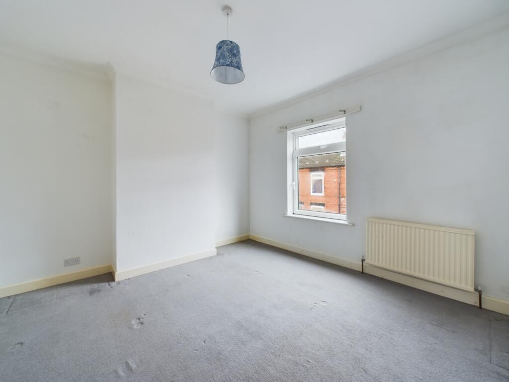 CAM01966G0-PR0271-STILL005