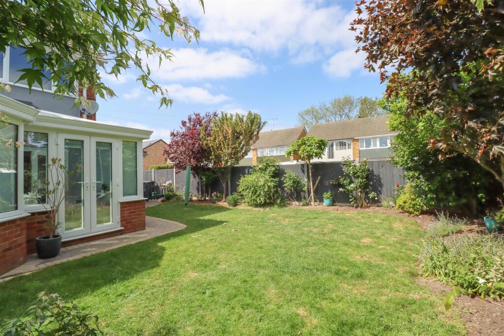 20 OZONIA AVENUE OUTSIDE-4.jpg